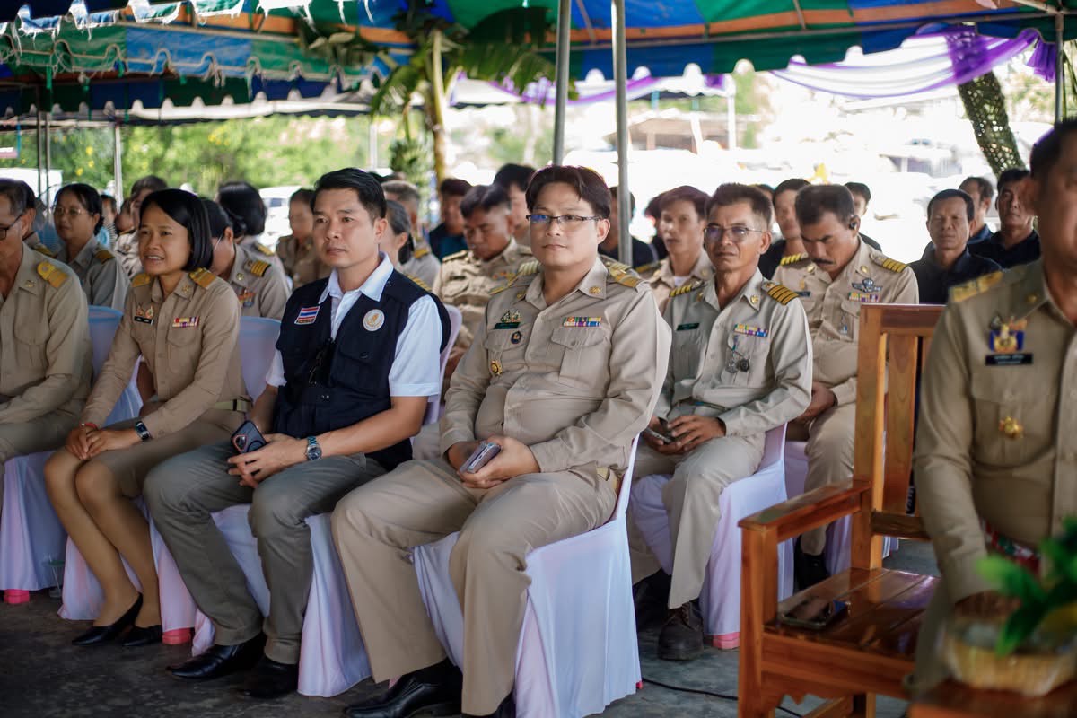  🌲📢 พช.แม่วงก์ เข้าร่วมต้อนรับคณะกรรมการตรวจประเมินผลงานและคัดเลือกหมู่บ้านเข้มแข็ง ตามแนวทาง "แผ่นดินธรรม แผ่นดินทอง" (หมู่บ้านอยู่เย็น) ระดับเขต ประจำปี 2569