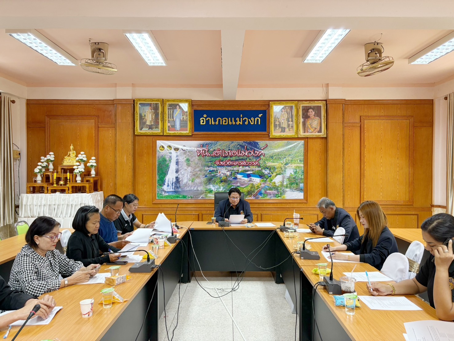 📢 พช.แม่วงก์ ดำเนินการจัดประชุมคณะอนุกรรมการสนับสนุนและติดตามผลการดำเนินงานกองทุนหมู่บ้านและชุมชนเมืองแห่งชาติระดับอำเภอ ครั้งที่ 1/2569