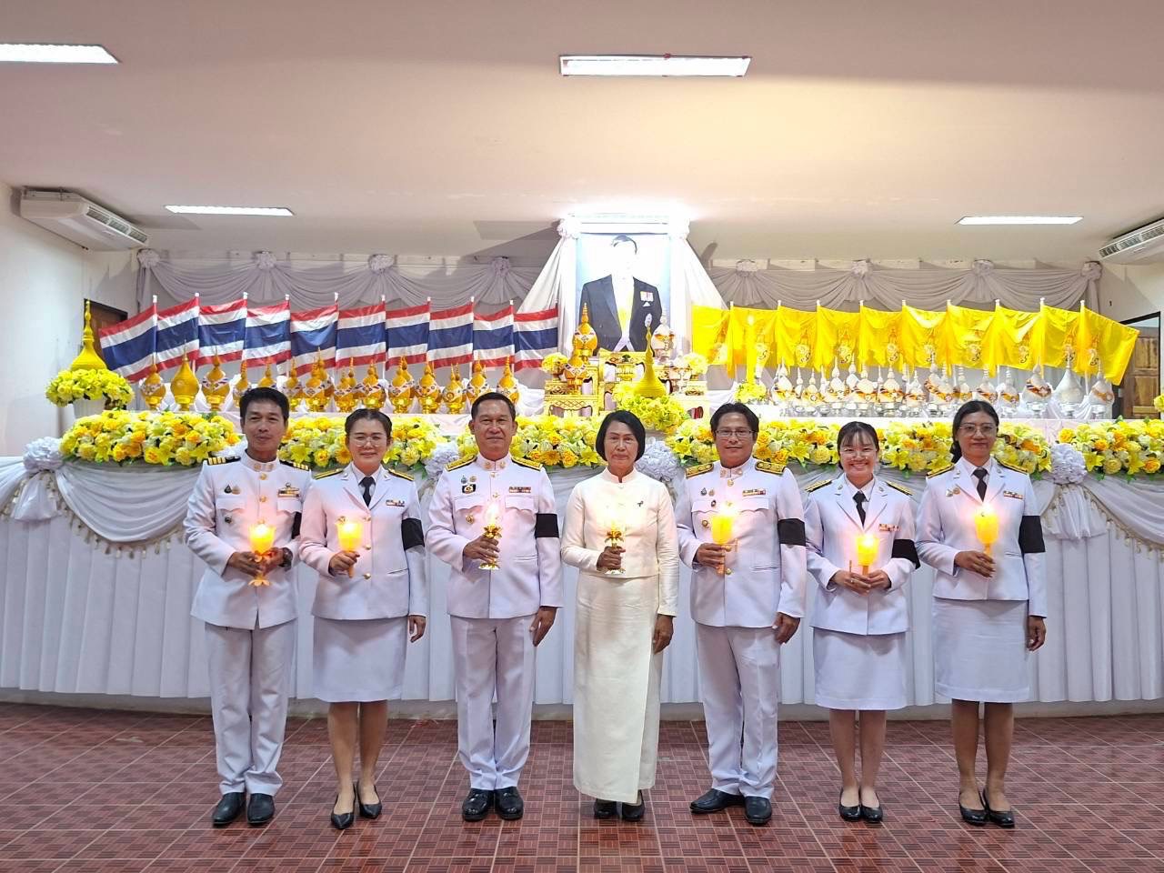  🌲📢 พช.แม่วงก์ เข้าร่วมพีธีถวายเครื่องราชสักการะและวางพานพุ่ม และจุดเทียนถวายพระพรชัยมงคล เนื่องในโอกาสวันเฉลิมพระชนมพรรษา 28 กรกฎาคม 2569